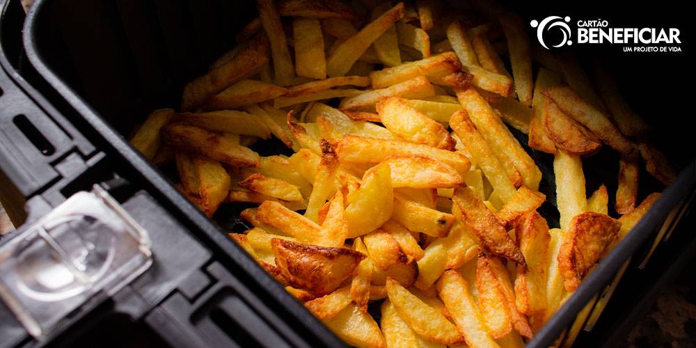 Batata frita feita na airfryer